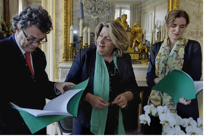 Pillanatkép a Grenelle de l'Environnement munkájából Balról jobbra: Jean-Louis Borloo, ?, Nathalie Kosciusko-Morizet