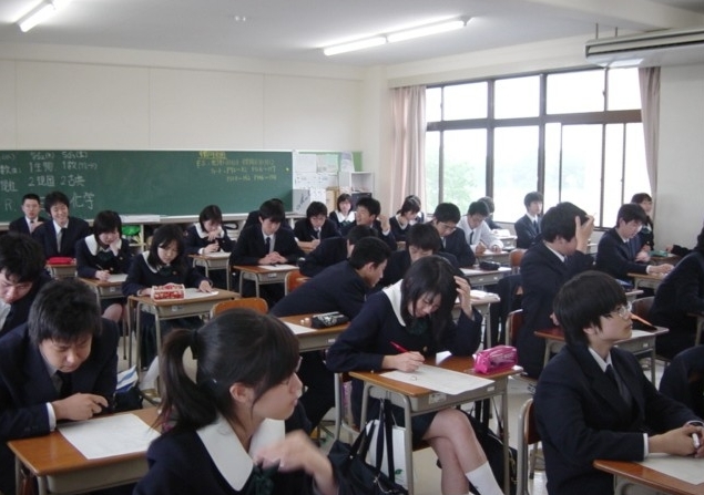 36. ábra: Egy tipikus japán osztályterem